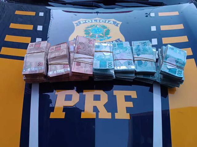 PRF apreende 84 kg de cocaína e R$ 195 mil escondidos em caminhão em Anastácio (MS)  Subtítulo: